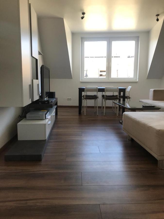 Sunny Vienna By Jr City Apartments Room photo